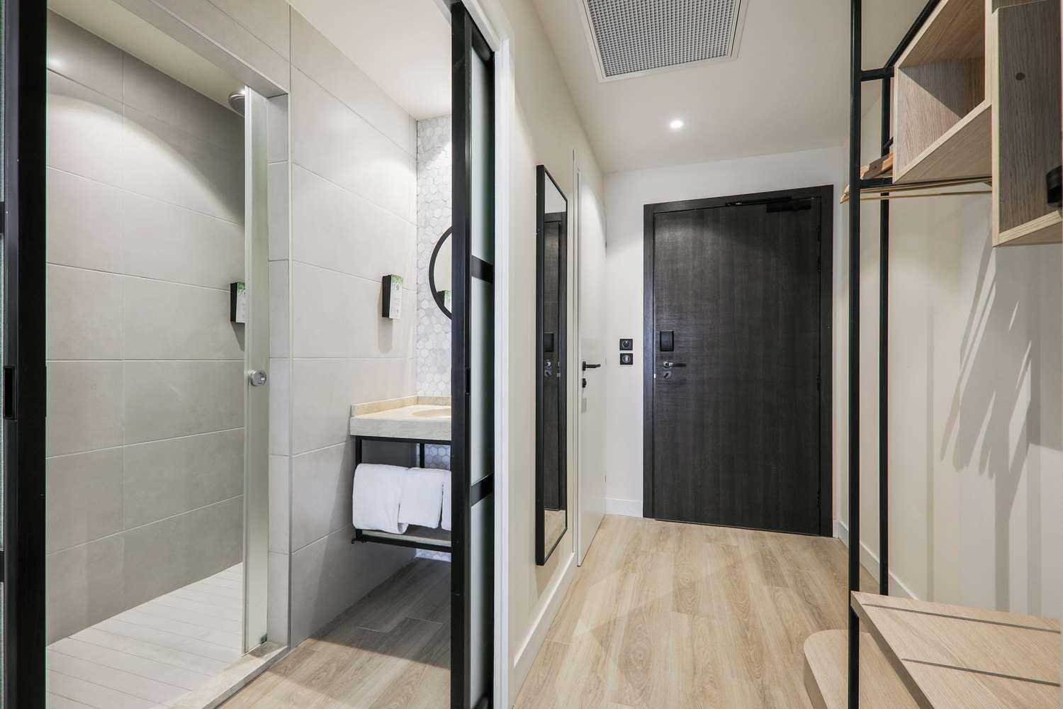 Campanile Smart Lyon Est - Eurexpo Bron Aviation Hotel 3*